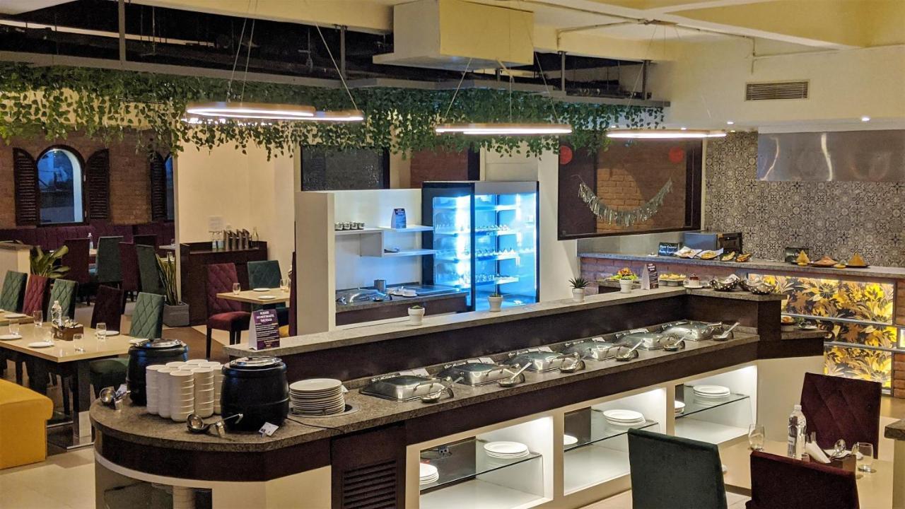 蓝色花瓣商务酒店 班加罗尔 外观 照片